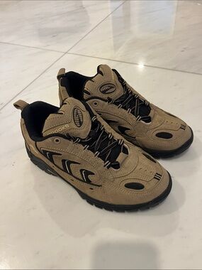 Brooks Vintage Women’s Tan and Black Trail Sneakers
